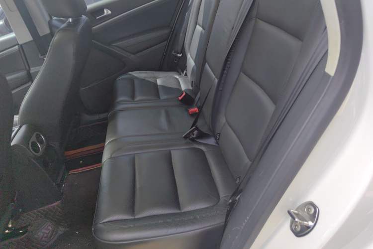 Used Volkswagen Tiguan 2013 1.8 TSI Automatic All-Wheel Drive Luxury Model Left Rear Seat