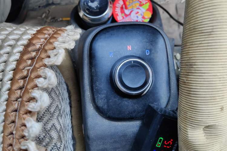 Used New Gonow Shuailing 2022 Standard Range with 41.64 kWh Lishen Power Gear Lever