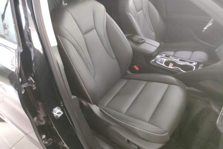 Used Buick Envision 2023 Encore Plus 652T Five-Seat Luxury Model Right Front Seat