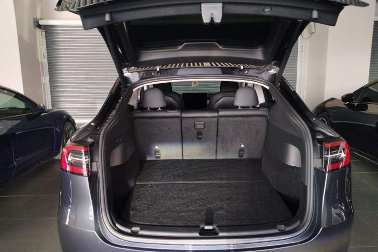 Used Tesla Model Y 2024 Rear-Wheel-Drive Version
