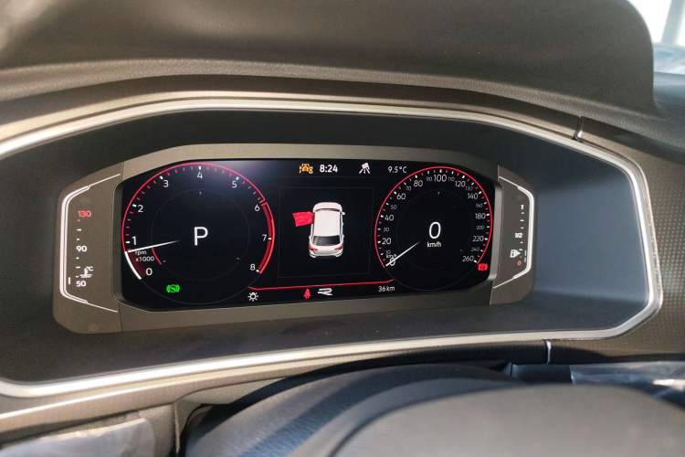 Used Volkswagen T-ROC 2025 Facelift Model 2 300TSI DSG Two-Wheel Drive Xingguang Edition