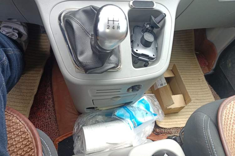 Used JAC Refine M3 2015 Maker Edition 1.6L Luxury Smart Version Gear Lever