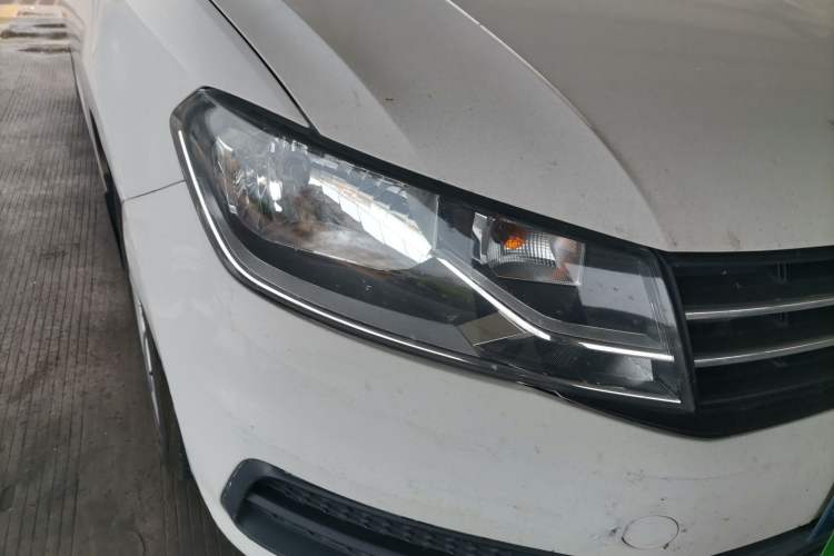 Used Volkswagen Santana 2015 Haval H6 1.6L Automatic Luxury Model Right Front Headlight