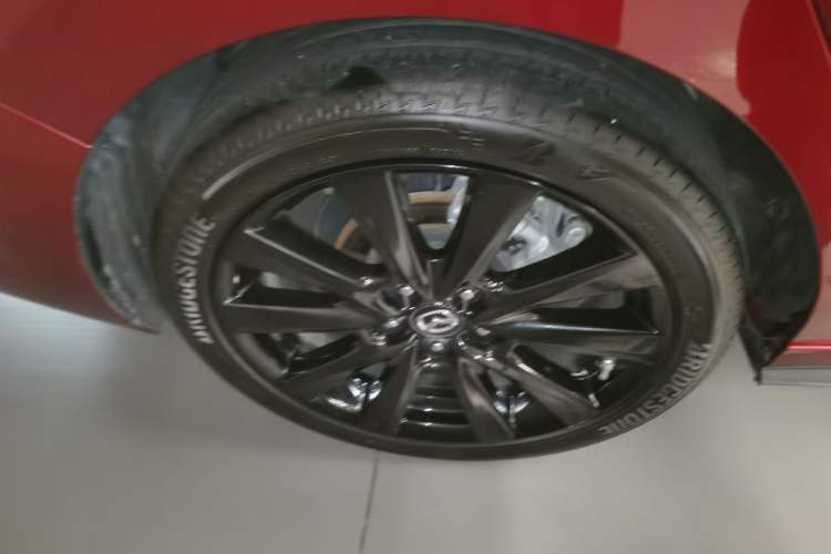 Used Mazda 3 Axela 2023 2.0L Automatic ZhiZhen Edition Right Rear Wheel Hub