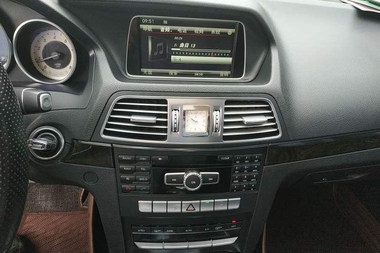 Used Mercedes-Benz E-Class 2014 E 260 Coupe Audio And AC Panel