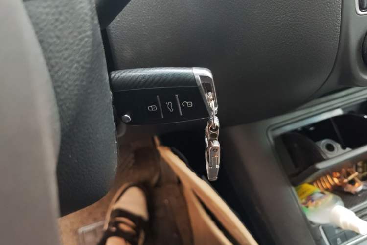 Used Volkswagen Tiguan 2013 1.8 TSI Automatic All-Wheel Drive Luxury Model Vehicle Key