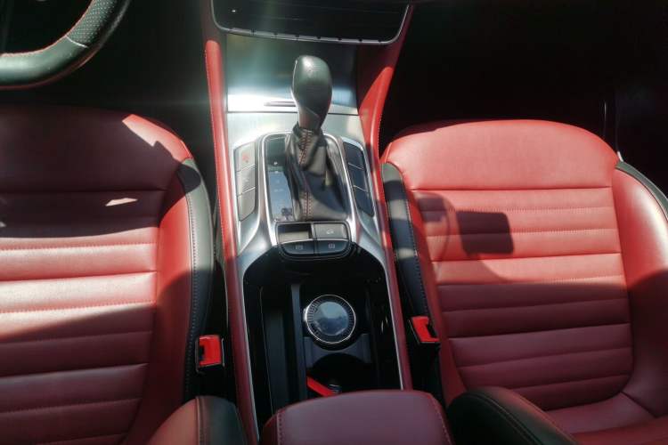 Used MG HS 2019 20T Automatic Two-Wheel Drive Trophy Super Sport Version China VI Standard Gear Lever