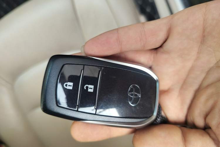 Used Toyota Land Cruiser 2012 4.0L Automatic VX