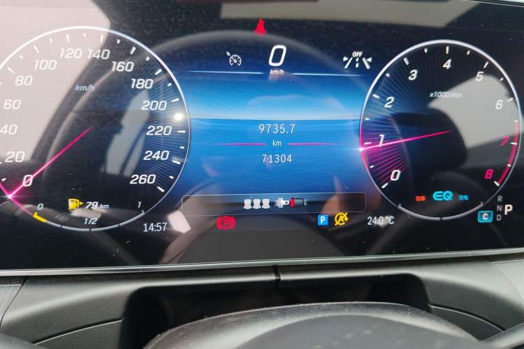 Used Mercedes-Benz C-Class 2022 C 200 L Sport Edition Odometer Close Up