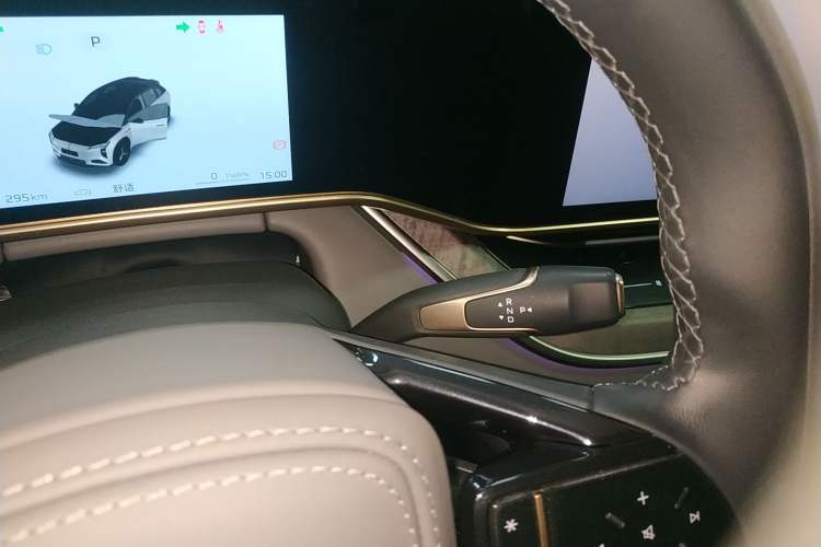 Used Hongqi Tiangong 08 2025 680 Ultra Four-Wheel-Drive Version Gear Lever