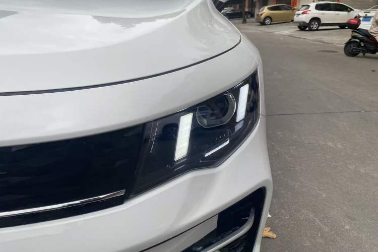 Used Radar King Kong 2025 460 km All-Wheel Drive Long-Box Version – Mighty King Kong Left Front Headlight