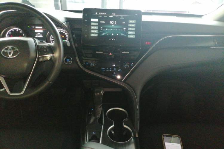 Used Toyota Camry 2023 2.0G Luxury Edition
