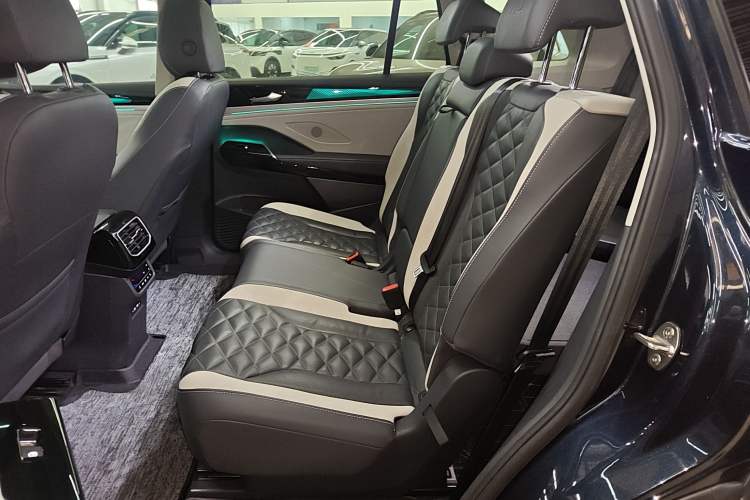 Used Volkswagen ID.6 CROZZ 2021 Long-Range PRO Edition