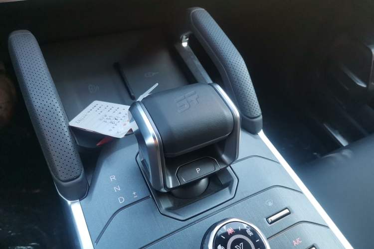 Used JETOUR Traveler 2024 2.0T All-Wheel-Drive Silver Dragon Wings