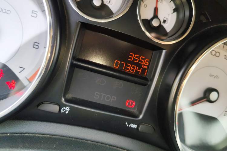 Used Peugeot 308 2013 1.6L Manual YouShang Model Odometer Close Up