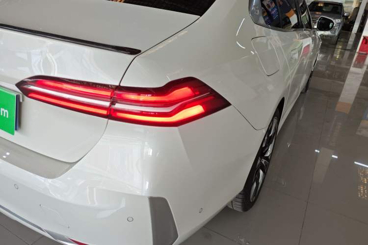 Used BMW 5 Series 2024 530Li Luxury Package Premium Edition
