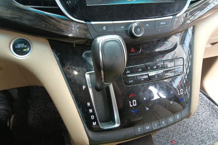 Used Buick GL8 2017 ES 28T Luxury Model China V Standard Gear Lever