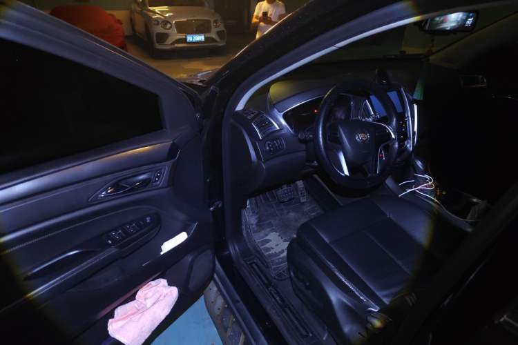 Used Cadillac SRX 2015 3.0L Comfort Version
