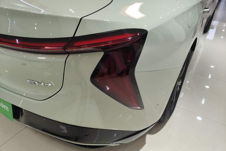 Used Hongqi EH7 2025 600 Smart Selection Edition
