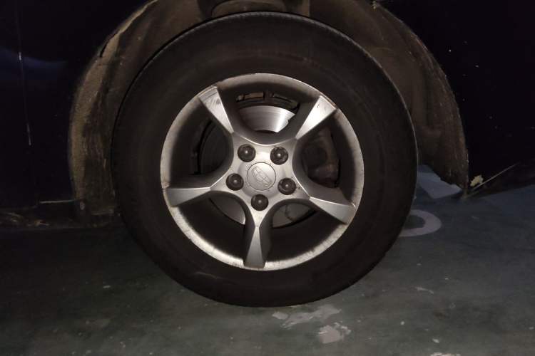 Used Geely Auto Classic Emgrand 2012 Sedan 1.5L Manual Standard Model
