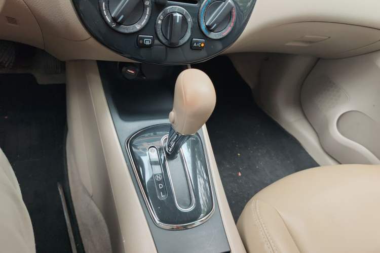 Used Nissan Tiida 2011 1.6L CVT Comfort Model