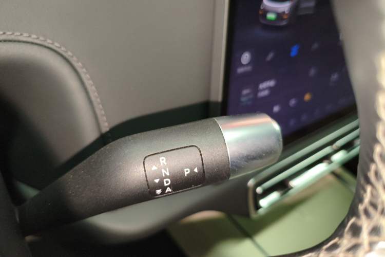 Used Li Auto L8 2023 Air model Gear Lever