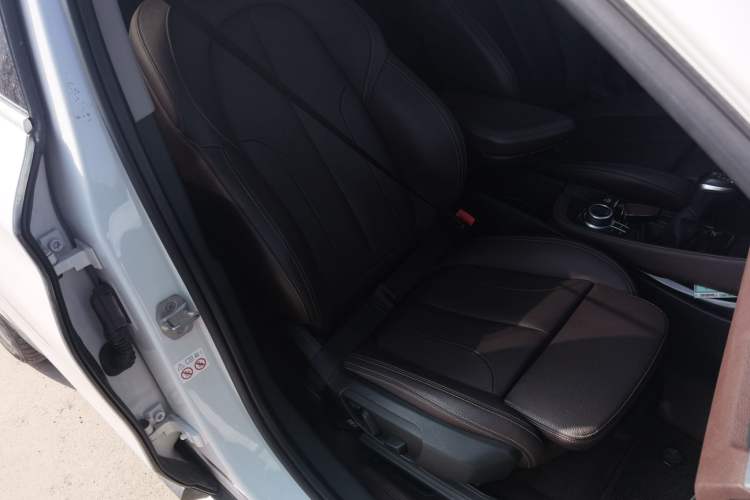 Used BMW X1 2018 xDrive20Li Luxury Edition Right Front Seat