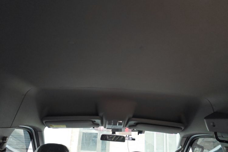 Used SAIC MAXUS Xintu V80 2025 PRO Aoyuntong 2.0T Manual Short Wheelbase Mid-Height 5/6-Seater
