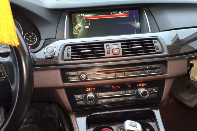 Used BMW 5 Series 2014 525Li Luxury Design Package
