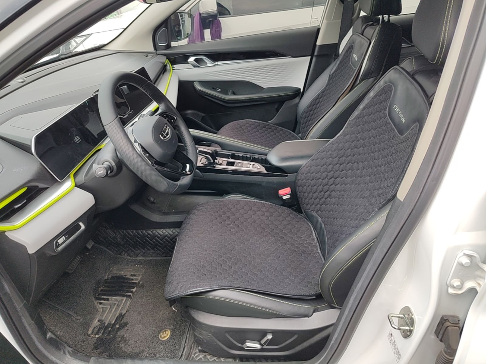 Geely Auto Coolray 2023 Bin Yue COOL 1.5TD DCT Champion Edition — снимка 17