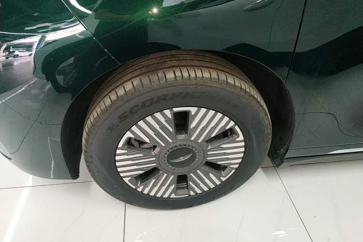 Used Geely Galaxy LEVC L380 2024 100 kWh 6-Seater Two-Wheel Drive Air