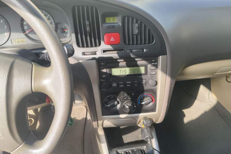 Used Hyundai Elantra 2011 1.6L Manual Comfort Version Audio And AC Panel