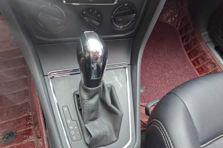 Used Volkswagen Bora 2017 1.6L Automatic Fashion Model Gear Lever