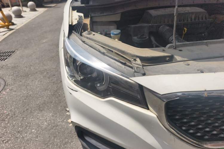 Used MG ZS 2017 1.5L Automatic Luxury Edition Right Front Headlight