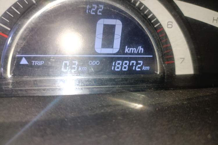 Used Lifan Auto Letu 2015 1.2L Comfort Model Odometer Close Up