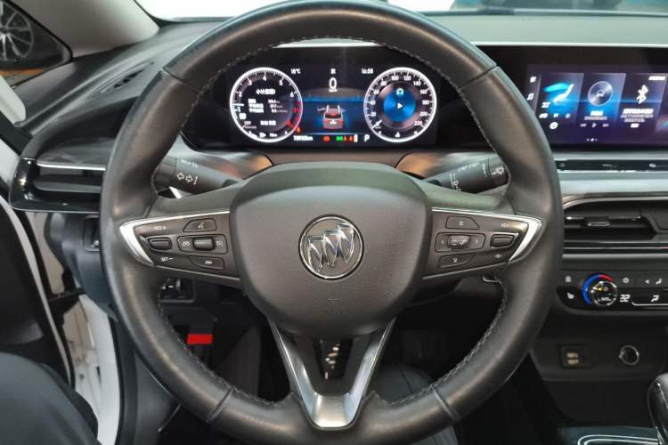 Used Buick GL6 2021 323T Mild Hybrid Connect Luxury Model Steering Wheel