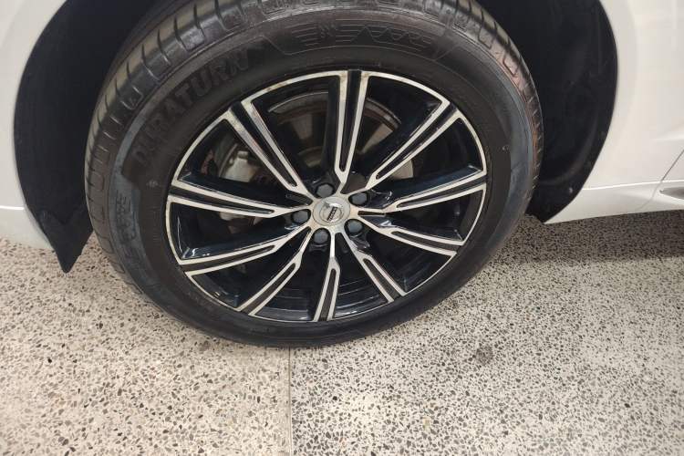 Used Volvo XC60 2021 T5 4x4 Smart Luxury Edition