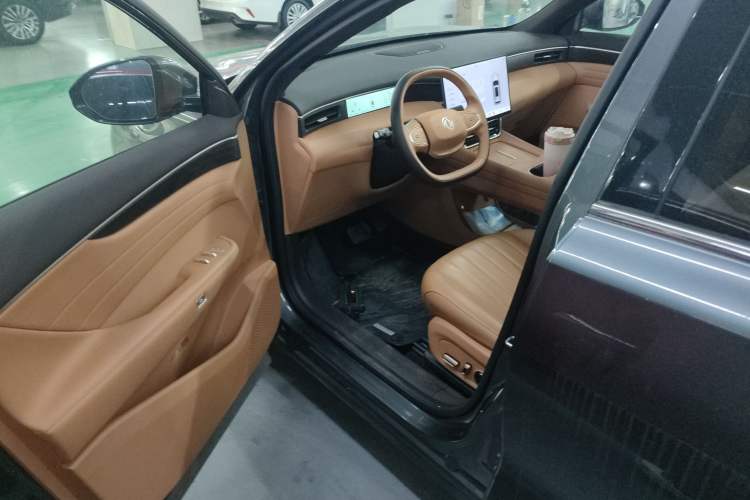 Used Dongfeng Aeolus Aeolus L8 2025 Model 185KM Dream Edition
