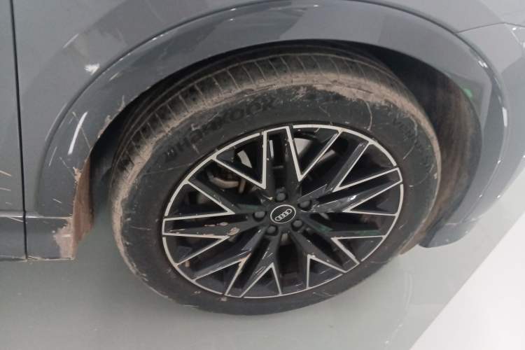 Used Audi Q5 e-tron 2023 40 e-tron Starry Edition Mecha Kit