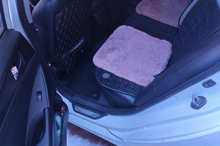 Used Hyundai Sonata 2011 2.0L Automatic Luxury Edition
