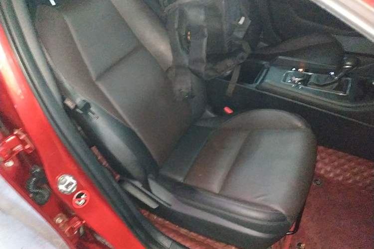 Used Mazda Mazda 3 Axela 2020 1.5L Automatic Luxury Version
