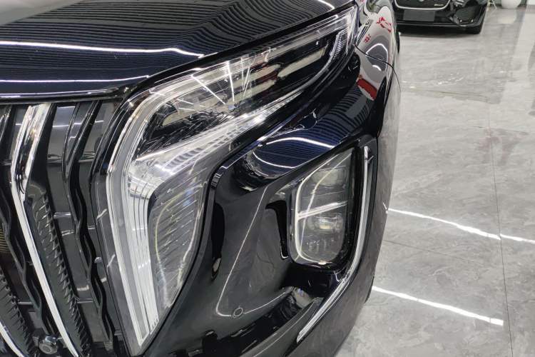 Used Hongqi HS7 PHEV 2024 2.0T PHEV Four-Wheel Drive Flagship Edition 6 Seats
