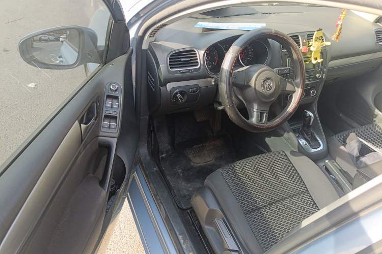 Used Volkswagen Golf 2012 1.6L Automatic Fashion Model Driver Seat