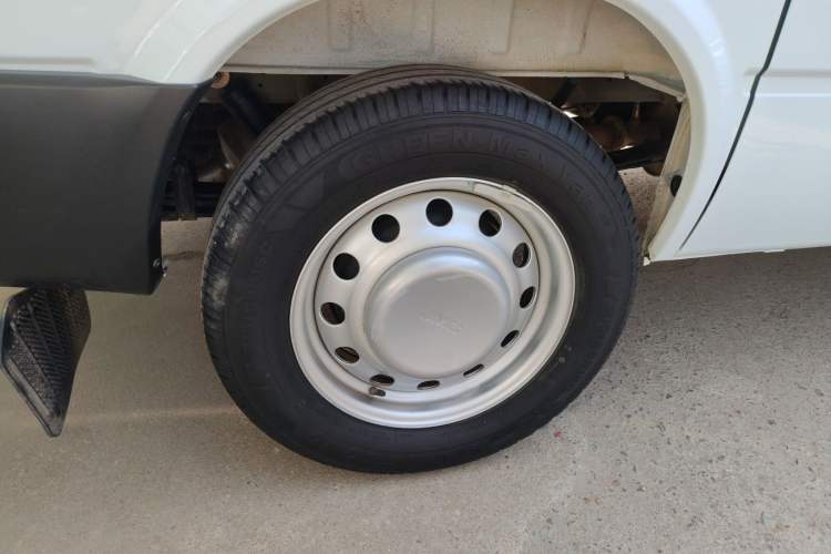 Used JMC Transit 2021 2.8T Space King Standard Version Short Wheelbase Mid-Height Roof 6-Seater Diesel Euro VI JX493