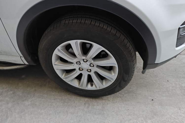 Used Land Rover Discovery Sport 2016 2.0T SE Right Front Wheel Hub