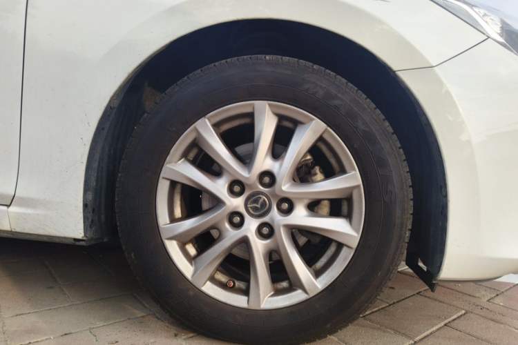 Used Mazda 3 Axela 2014 Hatchback 1.5L Manual Comfort Model