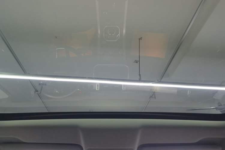 Used Land Rover Range Evoque 2018 240 PS SE Smart Brilliance Edition Headliner