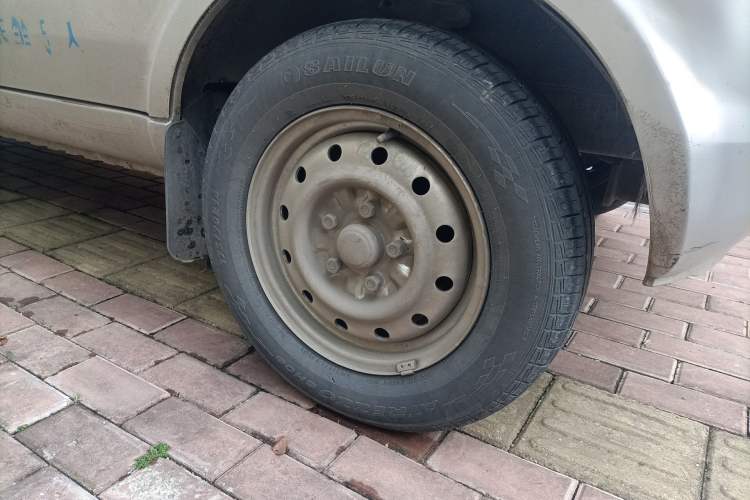 Used Wuling Rongguang 2014 1.5L S Base Version
