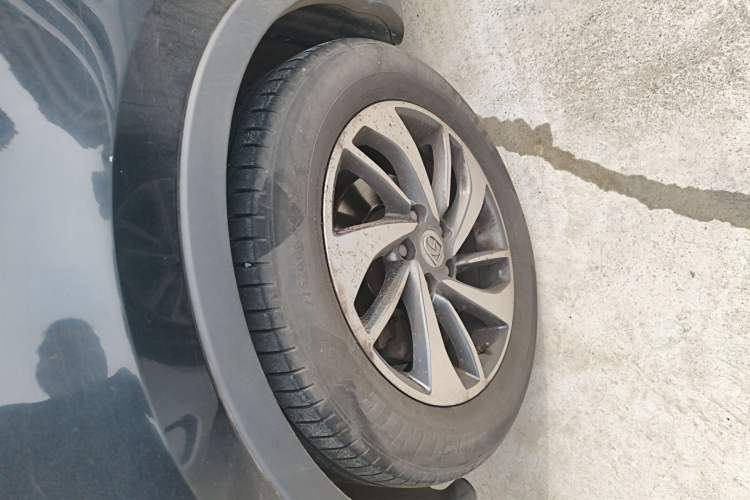 Used Baojun 560 2016 1.8L Manual Luxury Edition Left Front Wheel Hub