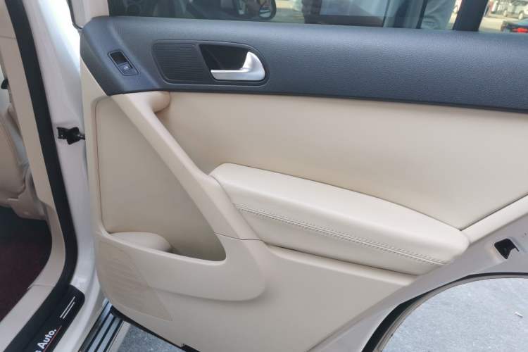 Used Volkswagen Tiguan L 2015 1.8TSI Automatic Two-Wheel Drive Trend Edition
